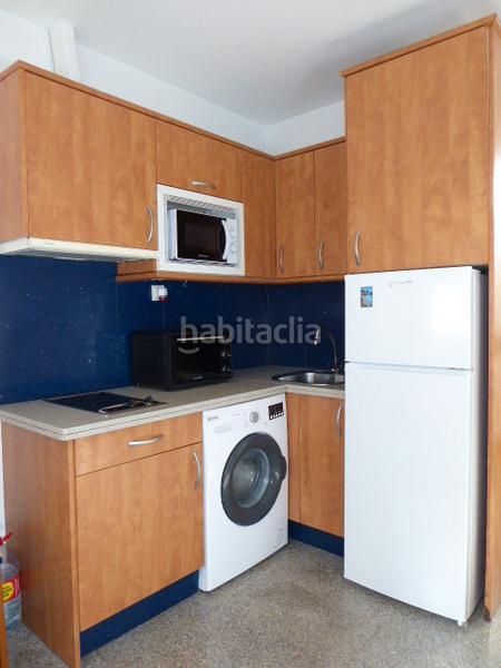 Foto 46db2daf-814a-44ee-a239-c510658ca3cc. Alquiler estudio en calle lópez blanco 15 en Suárez Málaga
