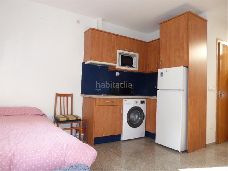 Foto ee85e0ac-fc89-44c0-87b5-bb684811ac94. Alquiler estudio en calle lópez blanco 15 en Suárez Málaga