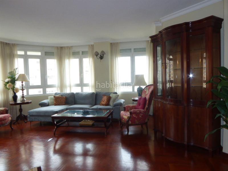 Foto 2d173838-bc8a-4125-a35e-47d0b5a5e7b3. Rent flat in paseo marítimo ciudad de melilla 23 in Málaga