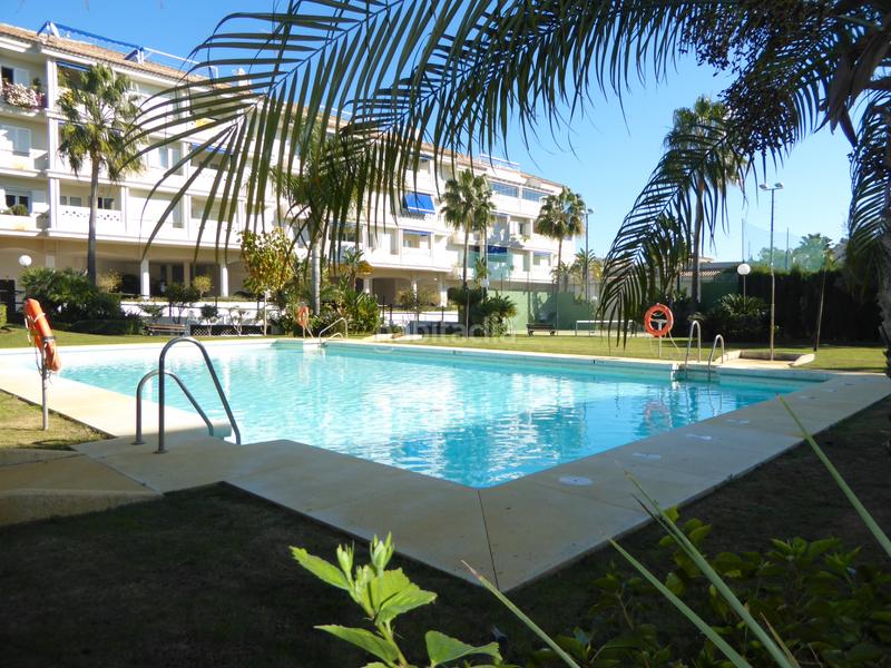 Foto 4ad38fb0-e9ff-4bbf-9e6d-4b924ecf455c. Rent apartment in calle carnicero 17 in Playamar - Benyamina Torremolinos