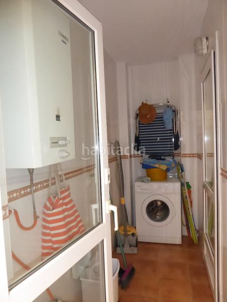 Foto 79bce44c-4116-46b2-91bf-ff9780a97852. Rent apartment in calle carnicero 17 in Playamar - Benyamina Torremolinos