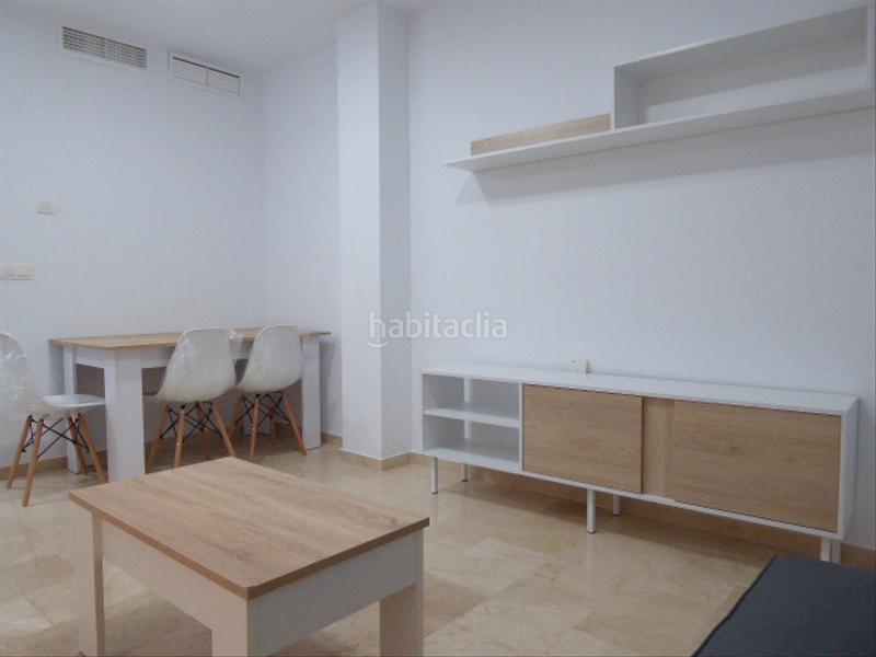 Foto 8e3acb61-084c-4b16-8db3-b2ba310f9f3d. Alquiler apartamento en calle isabel la católica 14 en Málaga