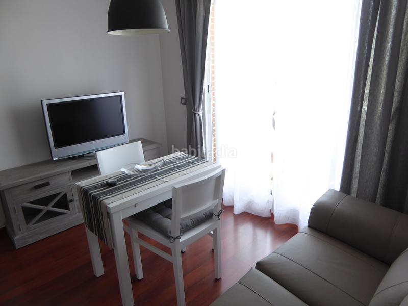 Foto 714de4bb-0f67-455d-90b9-ae319fc46ae5. Alquiler estudio en plaza manos unidas 1 en El Tejar - Hacienda Bizcochero Málaga