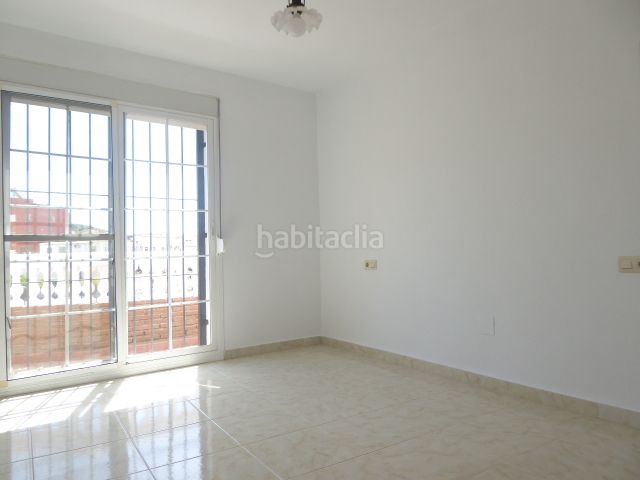 Foto 24b97e4d-24b2-4de5-9966-97266b5e7d81. Casa adossada a calle asteroide 7 a Fuente Alegre - El Chaparral - Los Morales Málaga