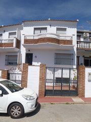 Semi detached house in Calle asteroide 7