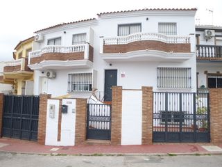 Semi detached house in Calle asteroide 7