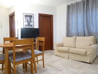 Appartement à Calle Tomás de Burgos 7