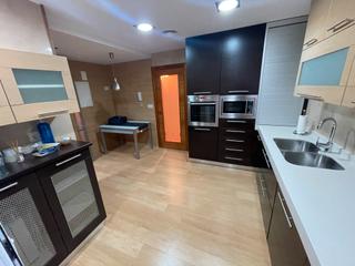 Flat in Avenida del ejército español 20
