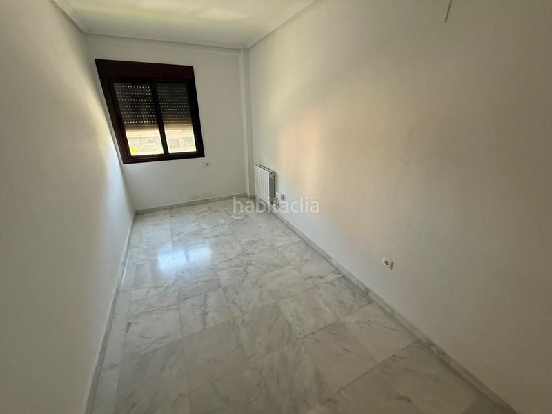 Foto d51f68c6-ada9-46a8-b209-9103aa5a803b. Lloguer pis a calle de la unicef 2 a Santa Isabel Jaén
