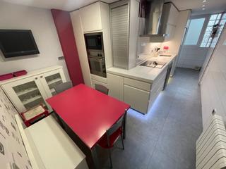 Miete Etagenwohnung in Calle andrés segovia 15