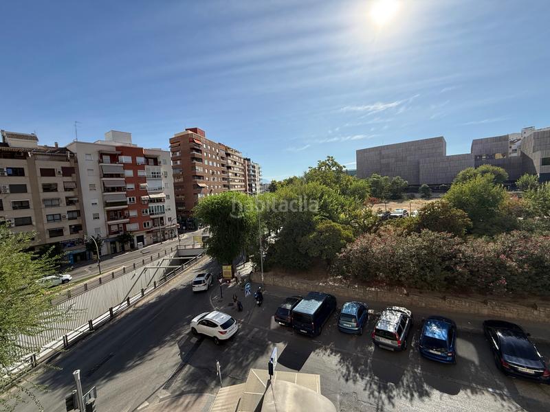 Foto 8521df5c-58c1-4423-ba8a-bd14f2af5e11. Alquiler piso en calle tenor alfredo kraus 1 en Hospital Jaén