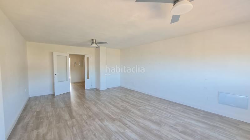 Foto 1f54eded-c5e3-45ca-af68-93528d568baa. Rent flat with parking pool in Limonar Málaga