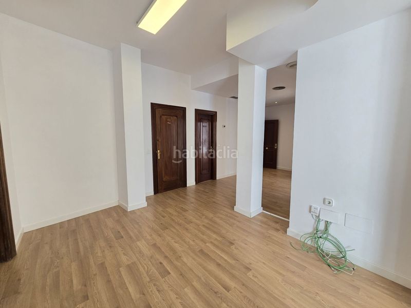 Foto 43dd3e66-7370-40fe-9f1a-1662fda105f2. Ufficio in de las flores in Centro Histórico Málaga