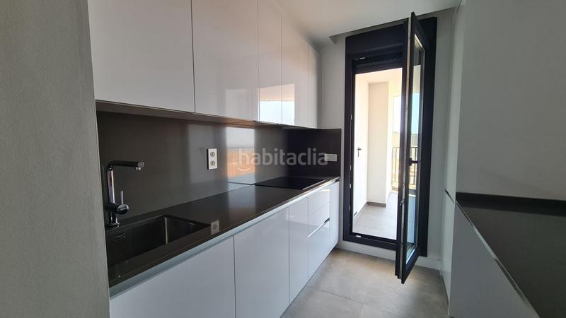 Foto 8e49cdcd-9f9a-4c4c-9111-7cea5fd0f4c5. Lloguer pis amb calefacció aparcament piscina a Martiricos - La Roca - La Rosaleda Málaga