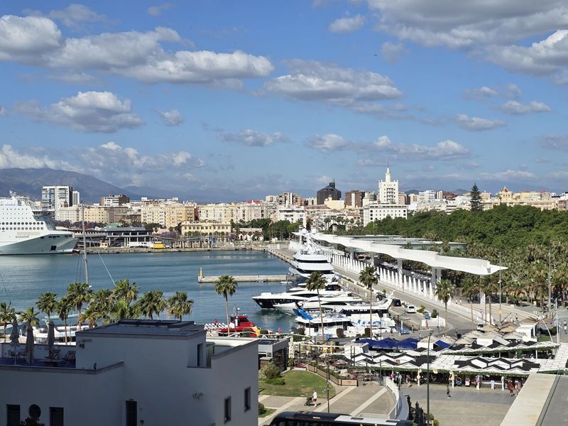 Foto c96520c8-050f-424c-9a1d-a12b188266cb. Rent flat with heating parking in La Malagueta - Monte Sancha Málaga