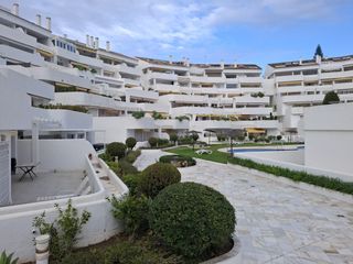 Parking coche en Calle de las adelfas 13. �ltimos 3 garajes al mejor precio