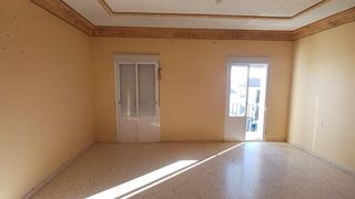 Appartement  Avenida veintiocho de febrero. Piso con mucho potencial, pocibilidades y muy grande, bollullos