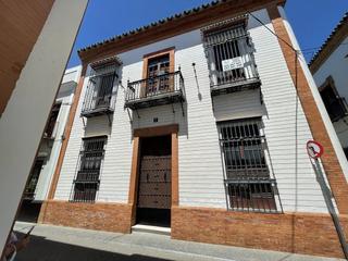 Casa a Bollullos Par del Condado. Casa en venta en centro, 9 dormitorios.