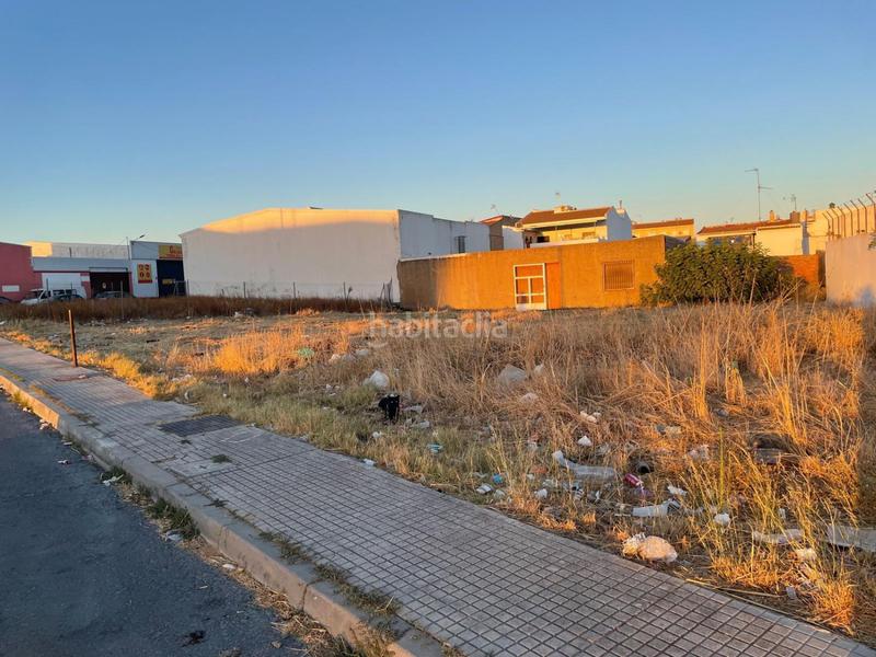 Foto 2c8531ca-1c5c-4c4b-a7bd-65d93a5ffa65. Terreno residencial parc.urbana en venta en supermercado día. en Bollullos Par del Condado