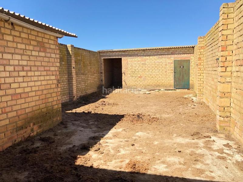 Foto b2ec6ca0-1ee6-463b-9b00-6115669daa2d. Terreno residencial solar en venta en campo de fútbol. en Bollullos Par del Condado