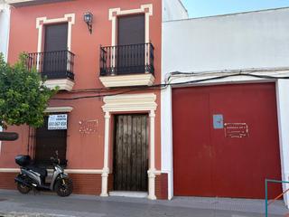 Casa a Bollullos Par del Condado. Casa en venta en próximo al centro, 4 dormitorios.