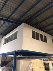 Fabrikhalle in Bollullos Par del Condado