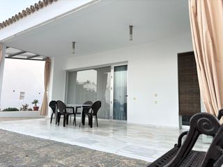Maison à Bollullos Par del Condado. Gran casa junto al centro de bollullos del condado, huelva, anda