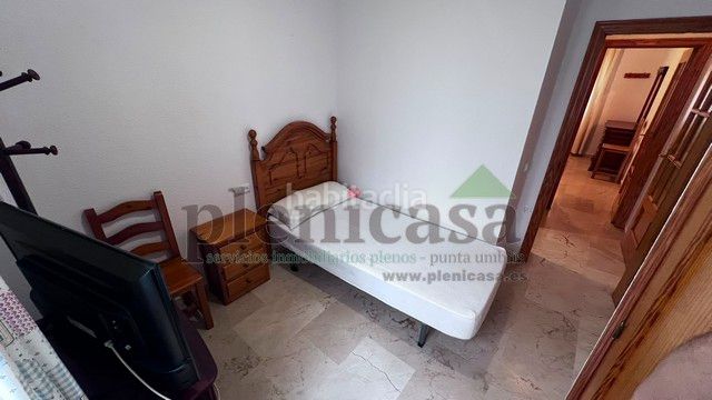 Foto 0af29f68-c608-48f1-b097-48da3f6bd7c5. Pis amb xemeneia aparcament a Punta Umbría