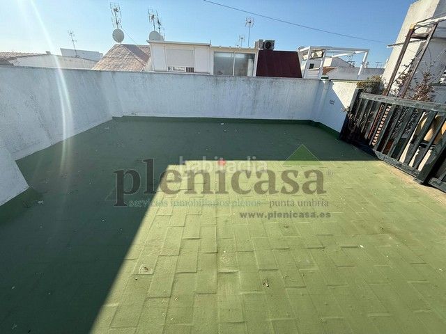 Foto 97bc2f97-8308-45af-aaf0-38f18bb68c34. Pis amb xemeneia aparcament a Punta Umbría