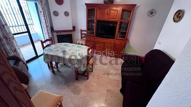 Foto b1c1897e-419c-4109-b138-6daf37fb4005. Pis amb xemeneia aparcament a Punta Umbría