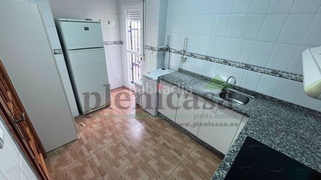 Foto c0115849-c7aa-4bd5-9e54-29bf24fcc1f3. Pis amb xemeneia aparcament a Punta Umbría