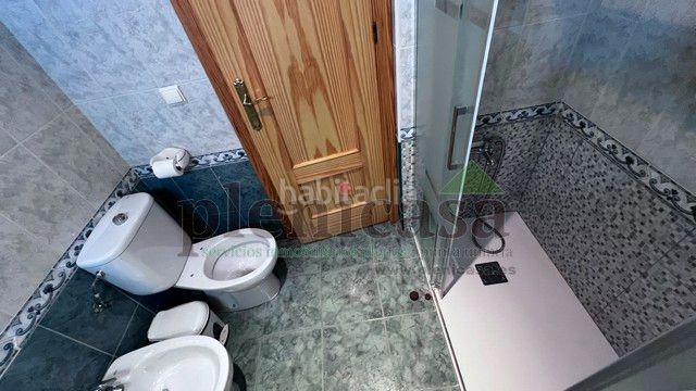 Foto ce00e343-a0f9-4867-a71b-5351b8233468. Pis amb xemeneia aparcament a Punta Umbría