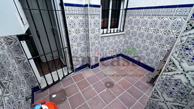 Foto f22f8510-514f-4210-9431-19f7871ade21. Pis amb xemeneia aparcament a Punta Umbría