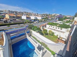 Casa adossada a La Cala del Moral. Encantador chalet adosado con piscina privada y licencia turísti