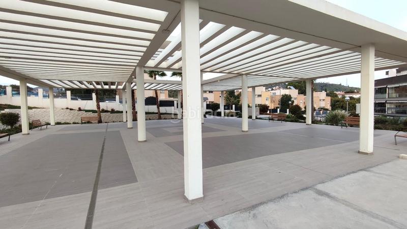 Foto fb95308a-c18f-4ad8-bc0e-7f8962d3c5c7. Pis amb calefacció aparcament piscina a Santa Isabel Málaga