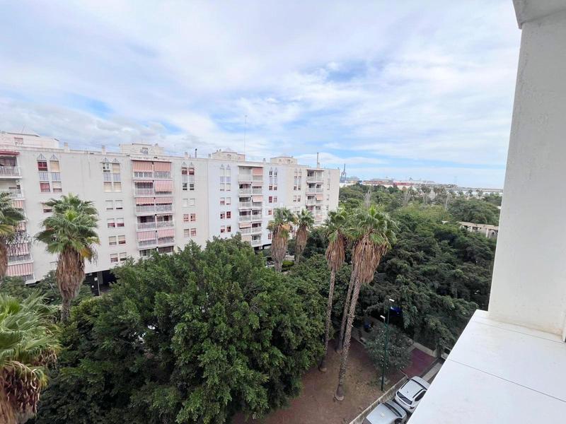 Foto c83e3fba-2cc4-444c-b5f0-53b834b42ec2. Appartamento in Parque Ayala - Jardín de la Abadía - Huelín Málaga