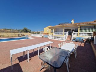 Xalet a Añoreta Baja. Espléndida oportunidad de inversión en torre de benagalbón ampli