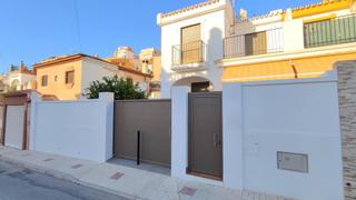 Casa aparellada  Calle escritor gonzález anleo. Chalet pareado en puerto de la torre, torremar