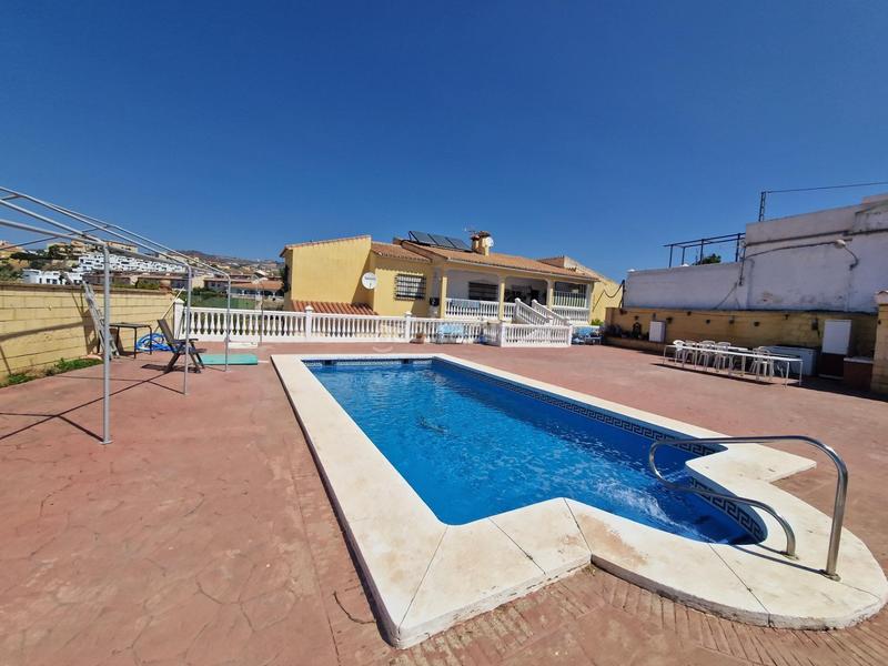 Foto 60d53881-f58b-4591-88a6-ac7c8e5ad990. Chalet avec chauffage parking piscine dans Añoreta Baja Rincón de la Victoria