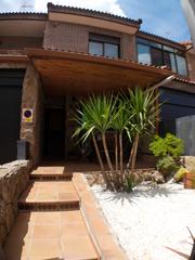 Semi detached house in Humanes de Madrid. Precioso chalet en perfecto cuidado!