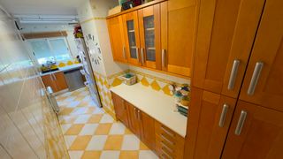 Pis  Calle menorca. Piso de 90 m², 3 dormitorios. segunda planta. edificio con ascen