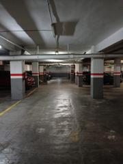 Parking coche  Carrer d'enric prat de la riba. Plaza de parking grande de 15 m2