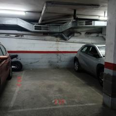 Autoparkplatz  Carrer santiago de compostela. Plaza de parking individual mediano grande