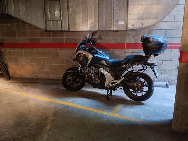 Foto b3735bea-7cb1-4eb5-b369-5e575ed5a4e2. Parking moto dans Sant Josep Hospitalet de Llobregat (L´)