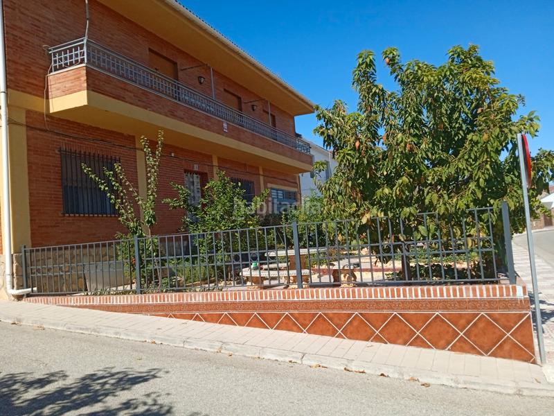 Foto d19b9823-a900-4b78-b6a2-6c371fdbe50c. Casa  en c/ granada c/ canal en Moraleda de Zafayona