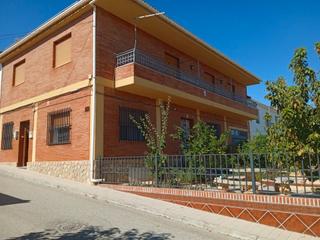 Casa in Moraleda de Zafayona. Casa en c/ granada c/ canal moraleda de zafayona