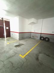 Parking coche en Travessera de collblanc 5. Plaza de parking  coche mediano en travesera collblanc