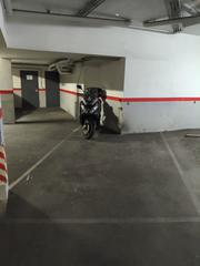 Aparcament cotxe a Carrer Salvador Allende