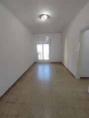 Pis  Rambla catalana. Piso de 4 hab. en rambla catalana