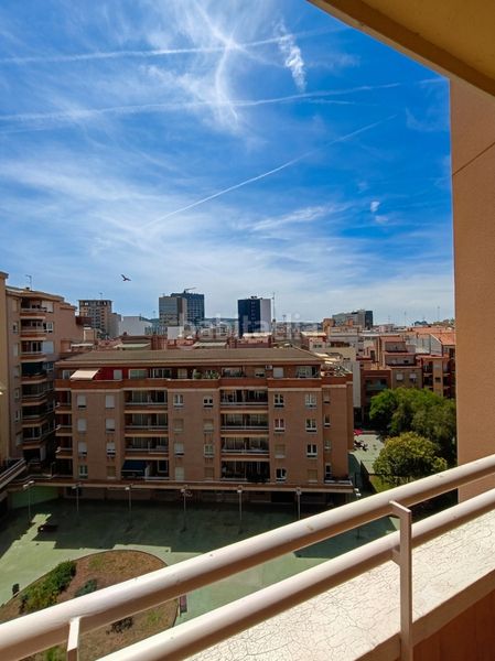 Foto e05c078e-d28b-4b63-977d-fd590edbf7fe. Pis amb calefacció a Sants Barcelona